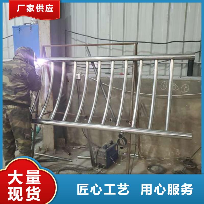 防撞钢护栏新颖的设计