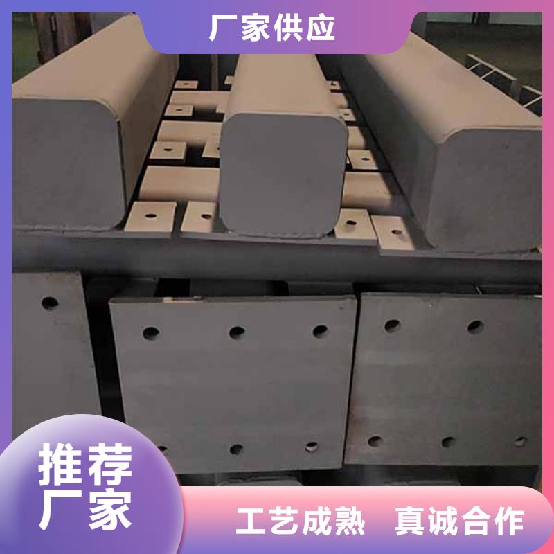 公路桥梁防撞护栏稳定牢固